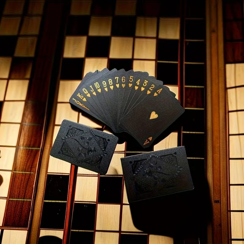 Color Black Gold Playing Card  - Board Game With Chips recension och pris